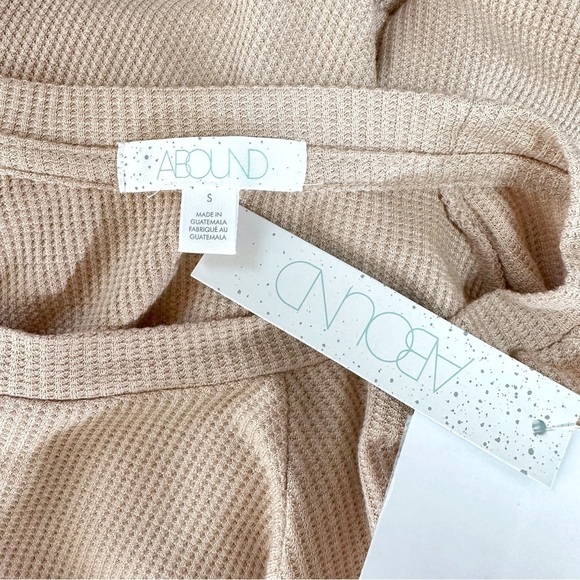 NEW ABOUND  Long Sleeve Raglan Tee Waffle Knit In Tan Dale Sz S Round Raw Hem - Picture 2 of 10